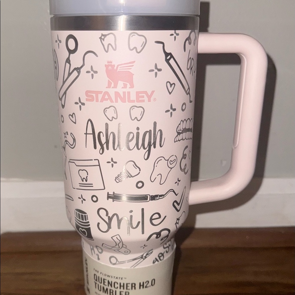 Dental Stanley tumblr engraved w/ Ashleigh